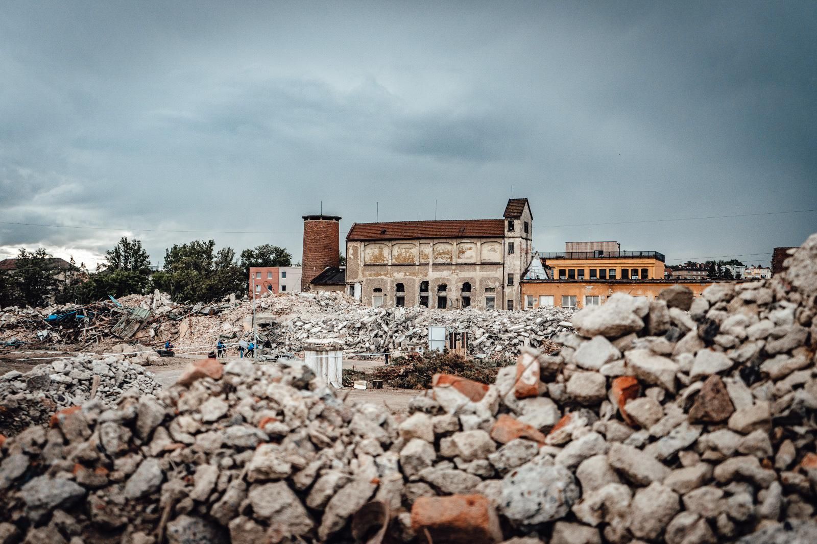 Brownfield nebo greenfield? Tak kdepak to postavíme?